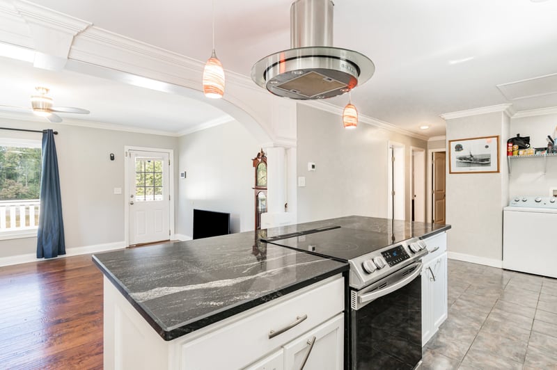 1014 Dogwood Ln, Kingston Springs, TN 37082