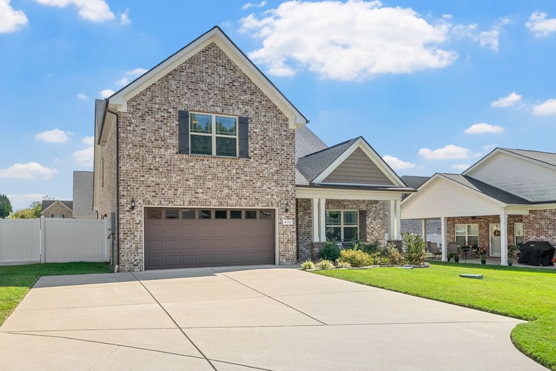 430 Clayton Ct, Pleasant View, TN 37146