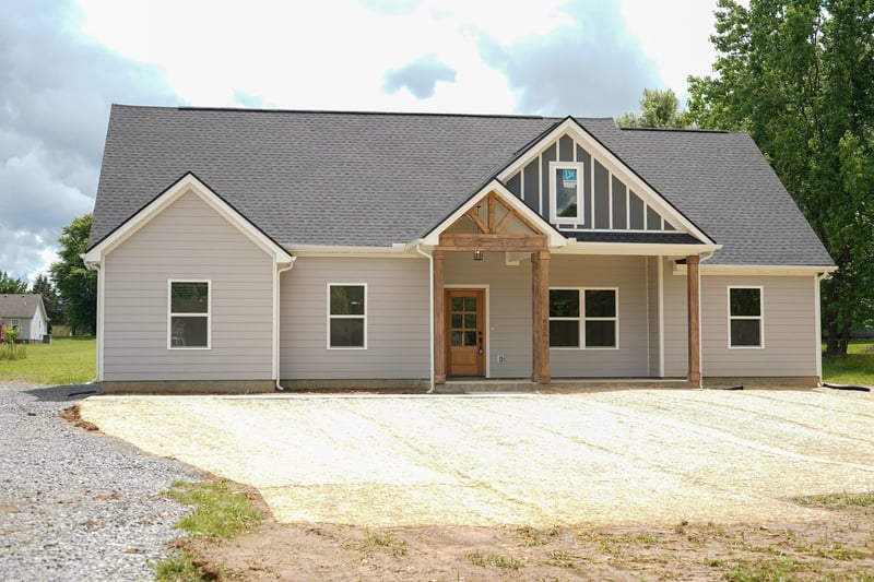 825B College St, Portland, TN 37148