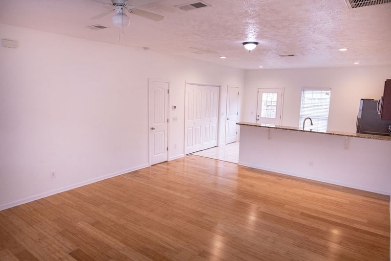 3038 Rg Buchanan Dr, La Vergne, TN 37086