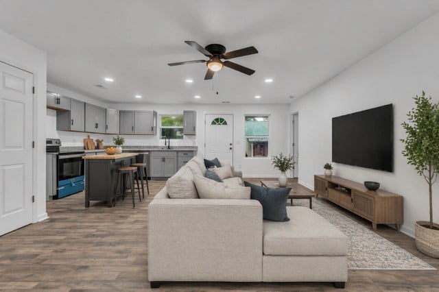315 S Walnut St, Mount Pleasant, TN 38474