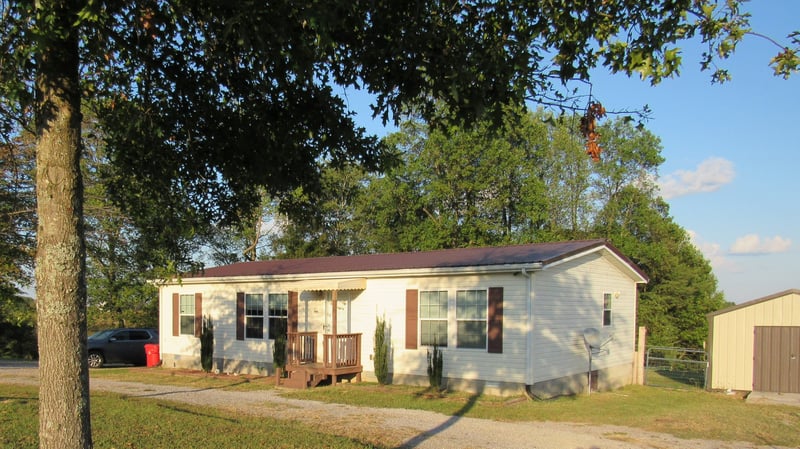 2486 Oakdale Rd, Westmoreland, TN 37186