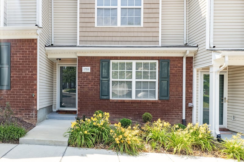 1755 Red Jacket Dr, Antioch, TN 37013