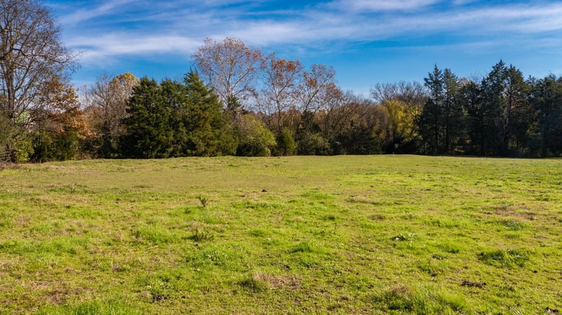 7477 Almaville Rd, Arrington, TN 37014