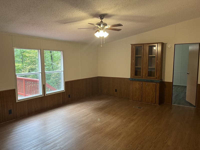 1065 Valley View Rd, Ashland City, TN 37015