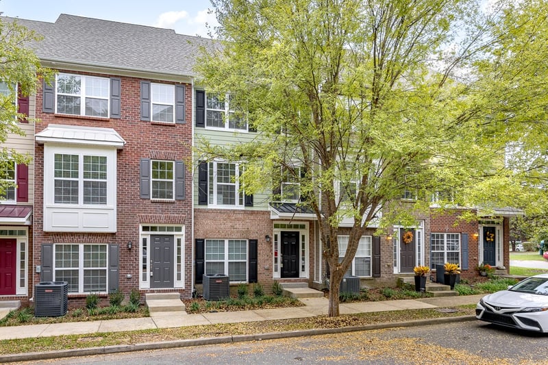 8222 Lenox Creekside Dr, Antioch, TN 37013