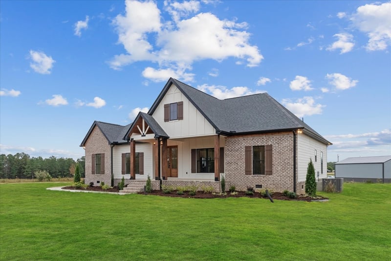 136 Summer Lake Dr, Summertown, TN 38483