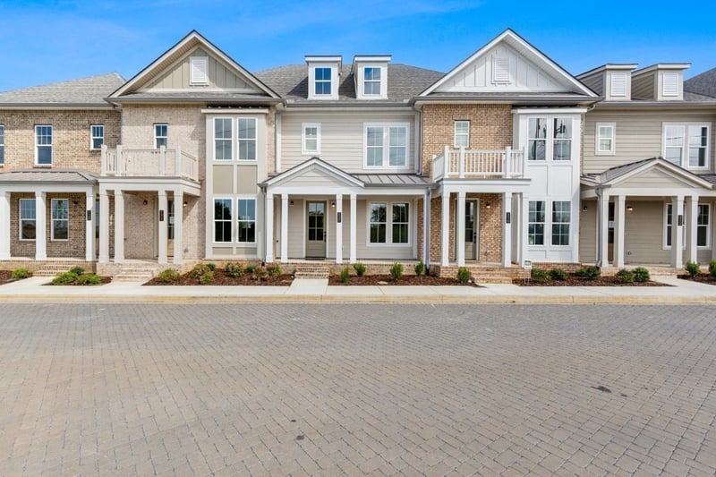 216 Nearwater Pl, Hendersonville, TN 37075