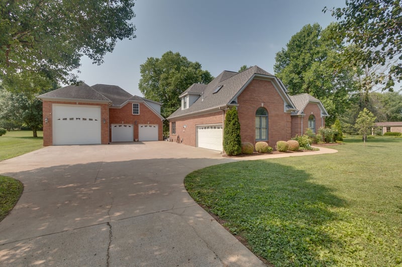 1798 Irby Ln, Murfreesboro, TN 37127