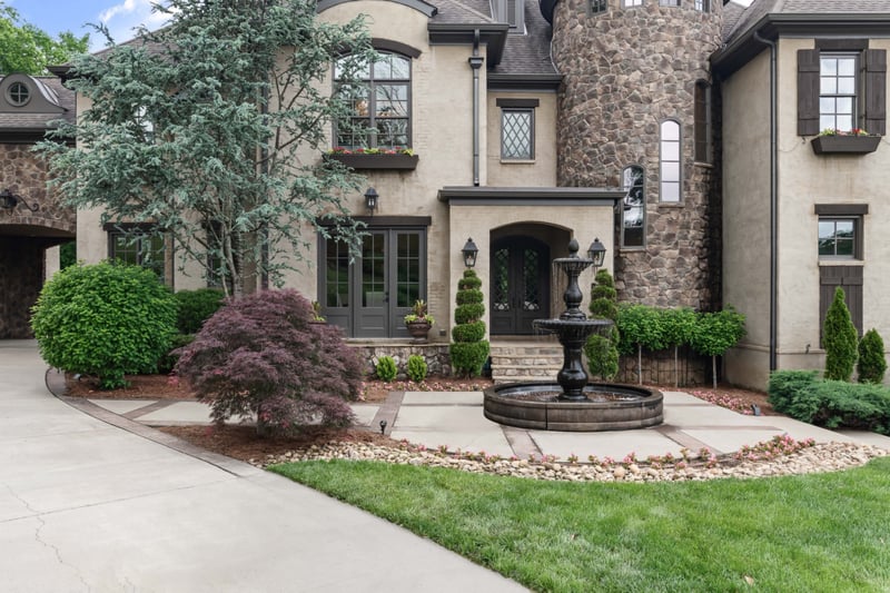 399 The Lady Of The Lake Ln, Franklin, TN 37067