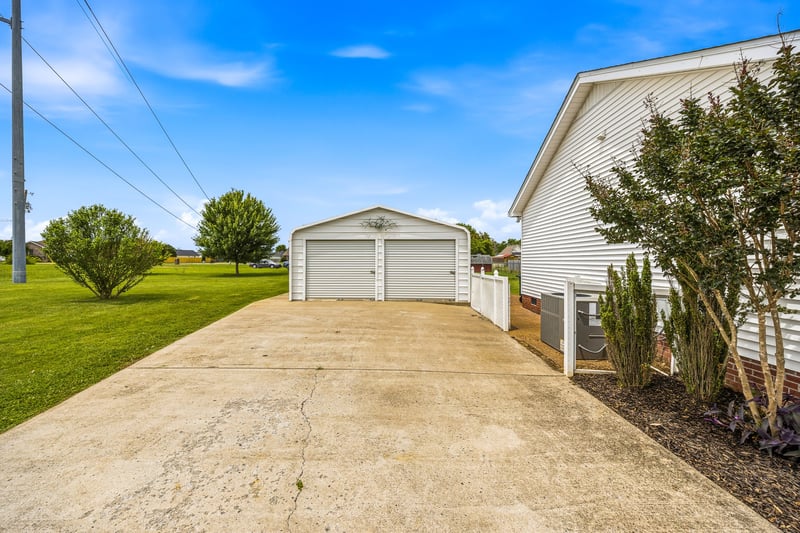 604 Portland Blvd, Portland, TN 37148