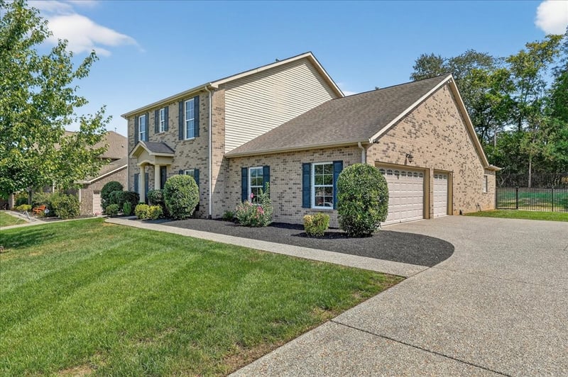 121 Windmill Pointe Cir, Hendersonville, TN 37075