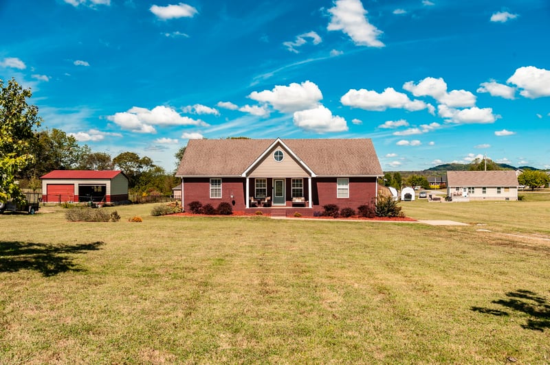 1017 Spire Way Dr, Castalian Springs, TN 37031