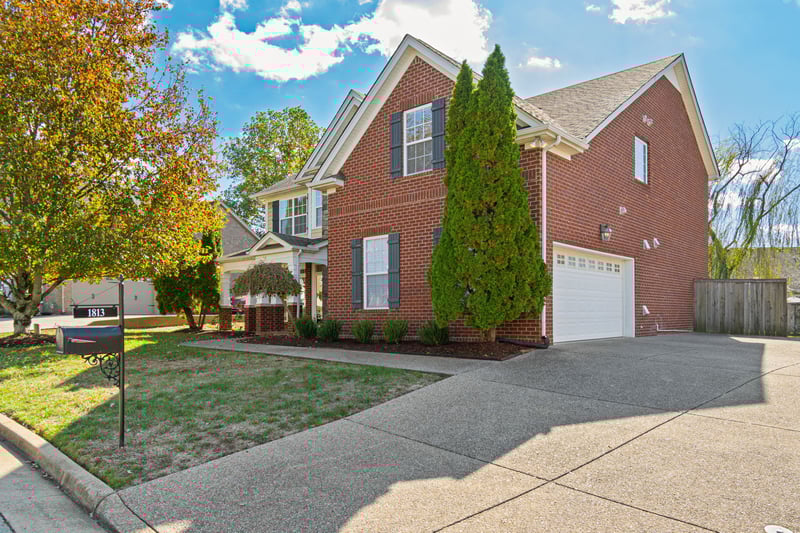1813 Woodland Farms Ct, Old Hickory, TN 37138