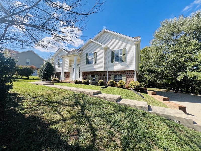 364 Dixie Ln, Pleasant View, TN 37146