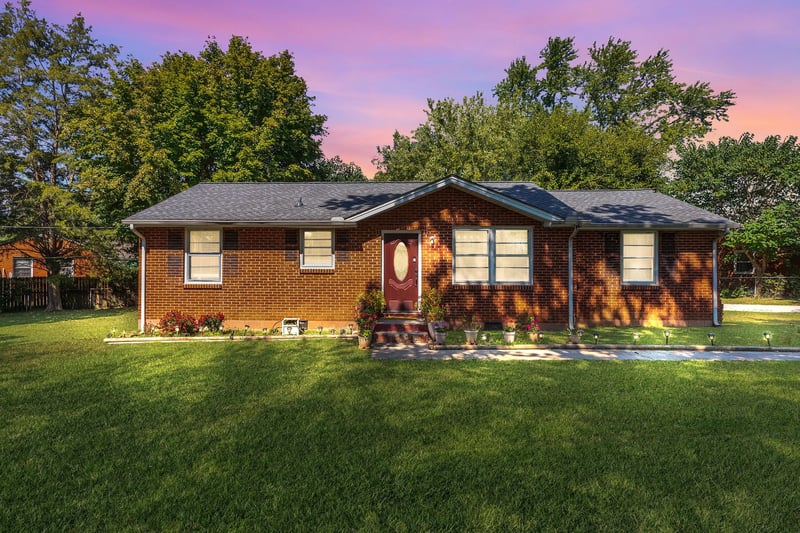 1030 Hunt St, Murfreesboro, TN 37130