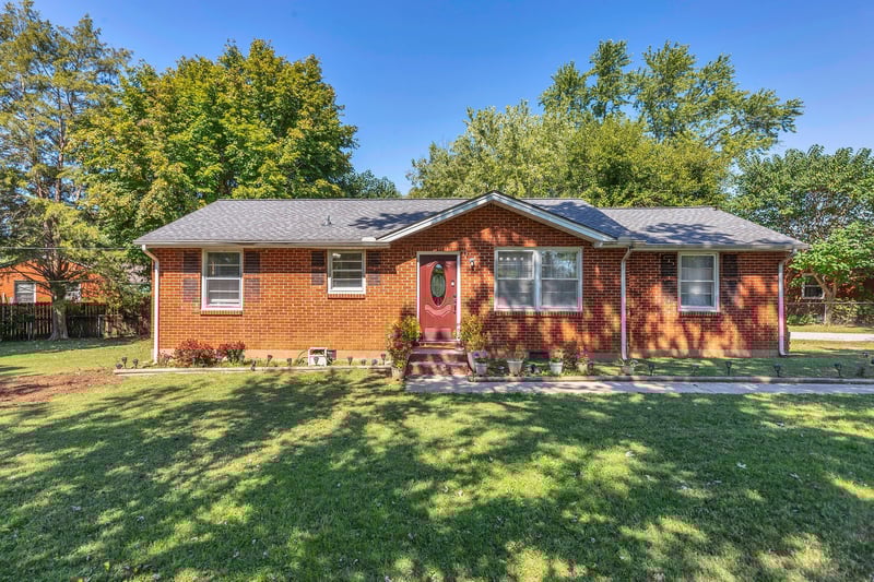 1030 Hunt St, Murfreesboro, TN 37130