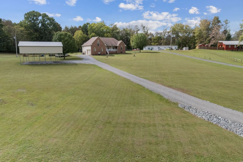 140 Robertson Ln, Castalian Springs, TN 37031