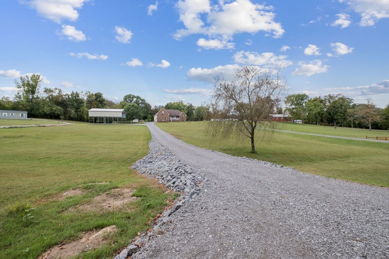 140 Robertson Ln, Castalian Springs, TN 37031