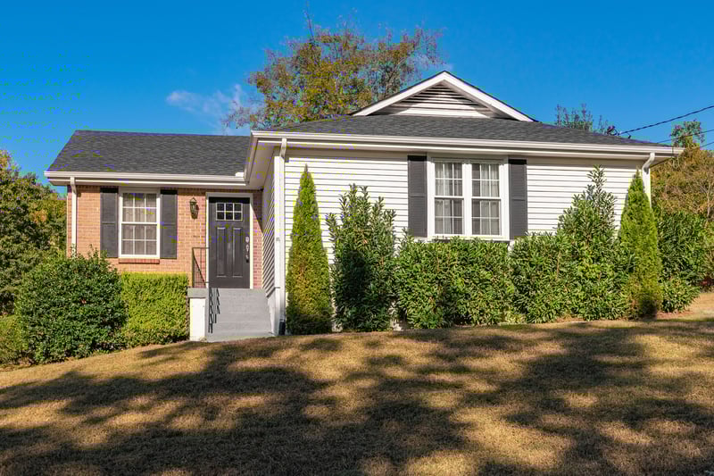 633 Debbie Dr, Hermitage, TN 37076