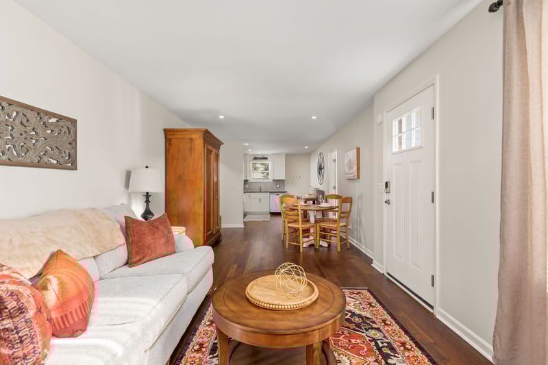 633 Debbie Dr, Hermitage, TN 37076