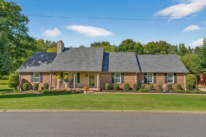102 Arrowood Dr, Cottontown, TN 37048