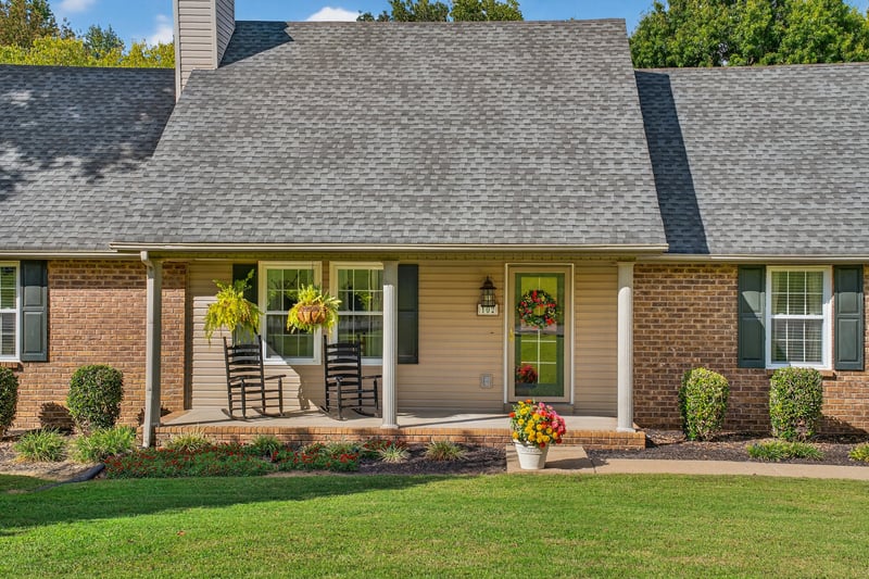 102 Arrowood Dr, Cottontown, TN 37048