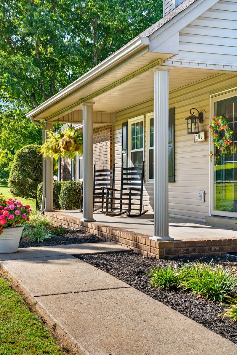 102 Arrowood Dr, Cottontown, TN 37048