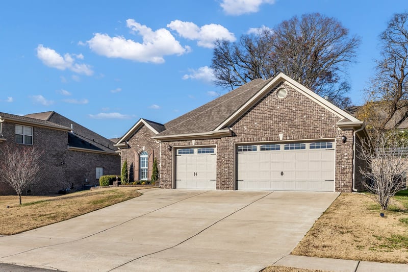 7009 Whisperwood Ave, Spring Hill, TN 37174