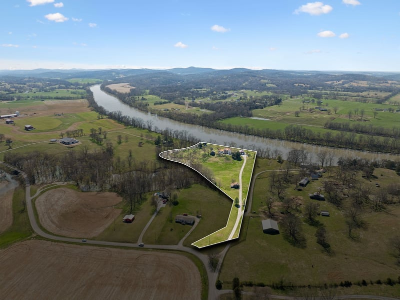 20 Bledsoe Borough Ln, Riddleton, TN 37151