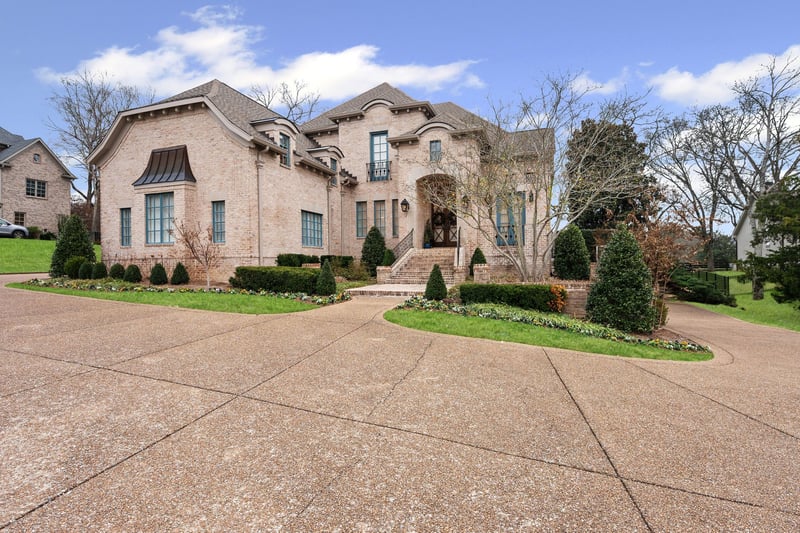 381 Lake Valley Dr, Franklin, TN 37069