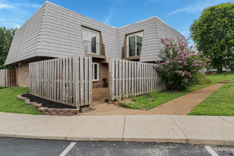 214 Cedarwood Ln #214, Madison, TN 37115