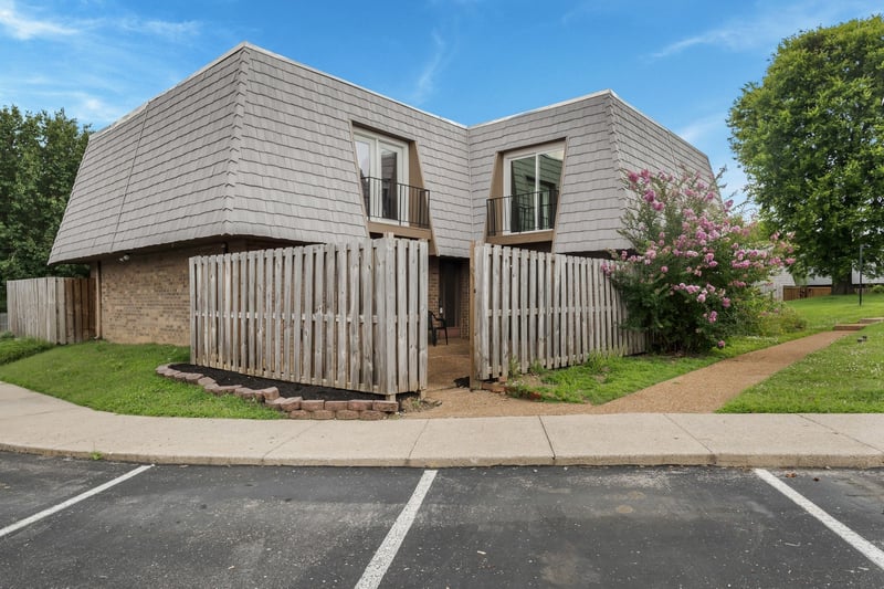 214 Cedarwood Ln #214, Madison, TN 37115