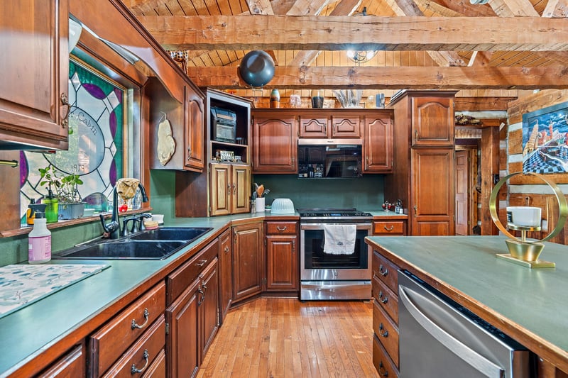 916 Graceland Ct, Goodlettsville, TN 37072