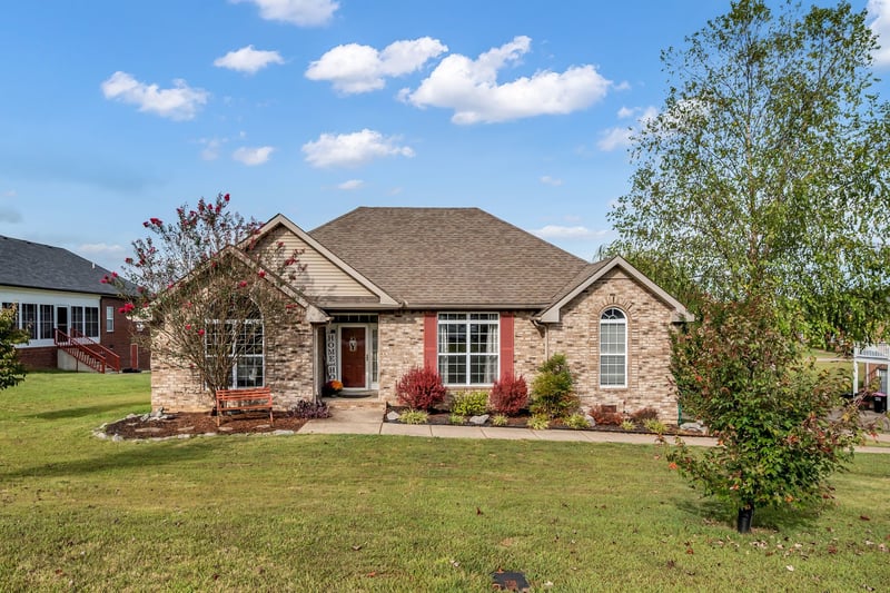 5018 Summit Dr, Greenbrier, TN 37073