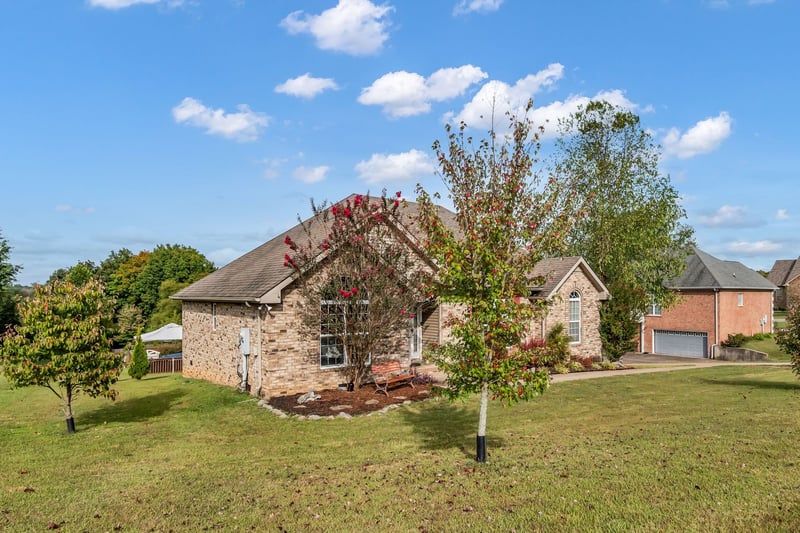 5018 Summit Dr, Greenbrier, TN 37073