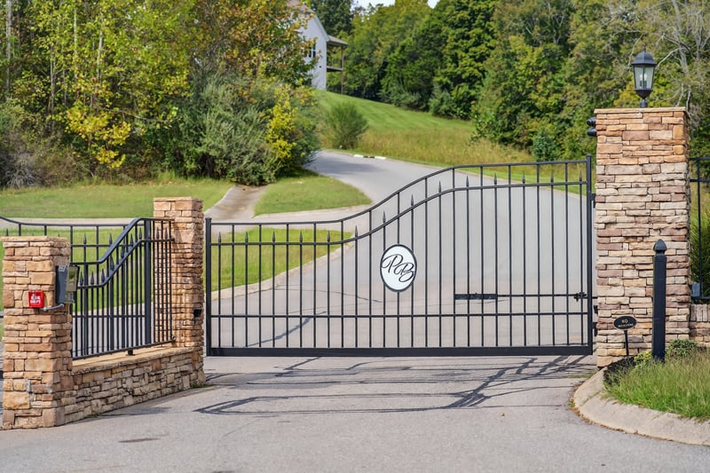 4100 Ironwood Dr, Greenbrier, TN 37073