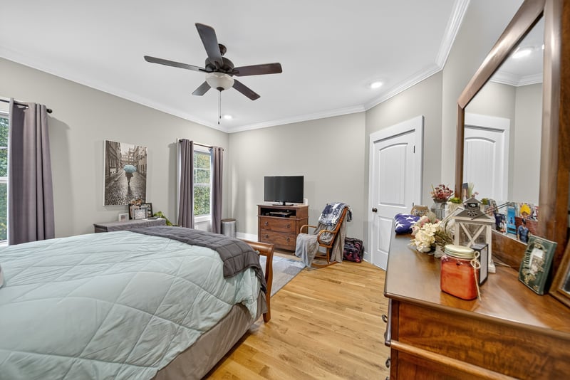 4100 Ironwood Dr, Greenbrier, TN 37073