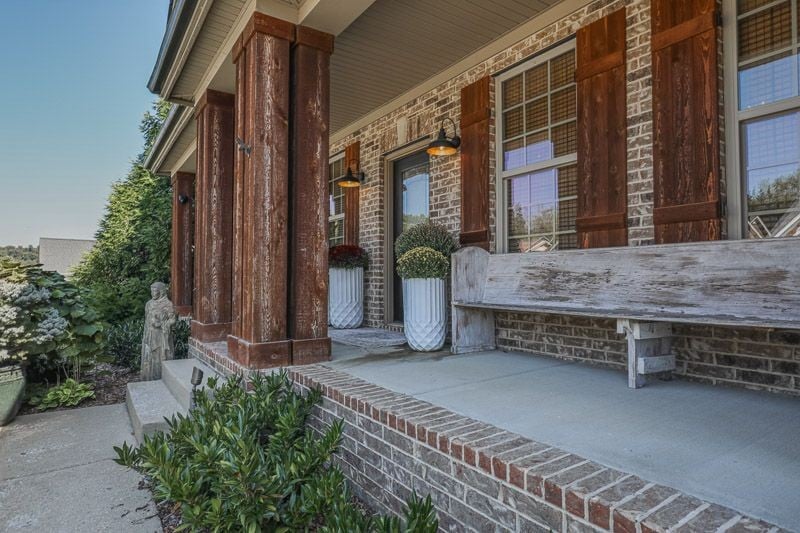 8525 Beautiful Valley Dr, Nashville, TN 37221