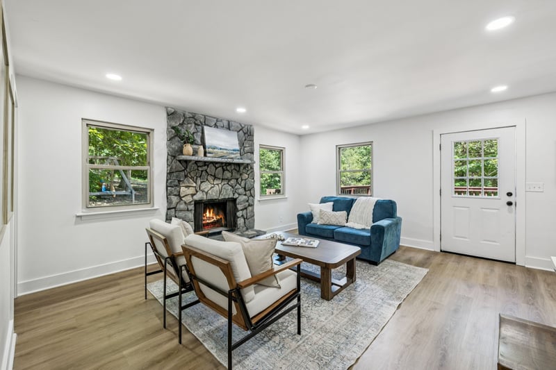 1111 Green Valley Dr, Ashland City, TN 37015