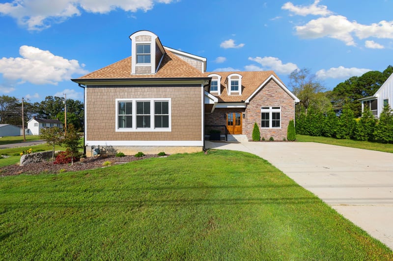 100 N Poole St, Ashland City, TN 37015