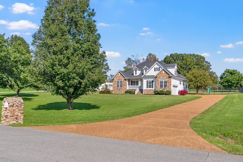 132 Shady Oak Dr, Dickson, TN 37055