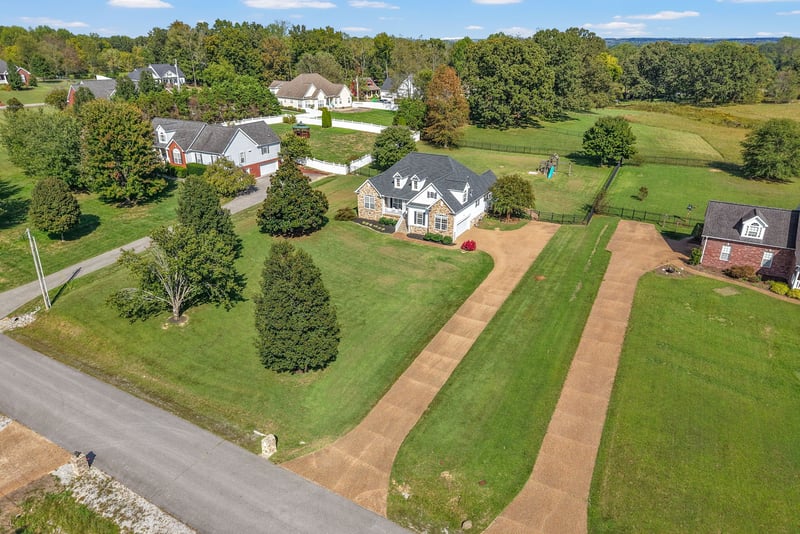 132 Shady Oak Dr, Dickson, TN 37055