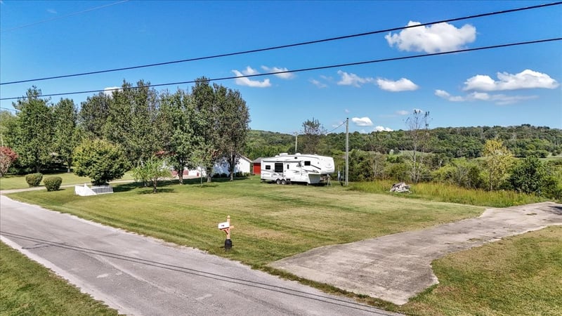 22 Mcginnis Ln, Brush Creek, TN 38547