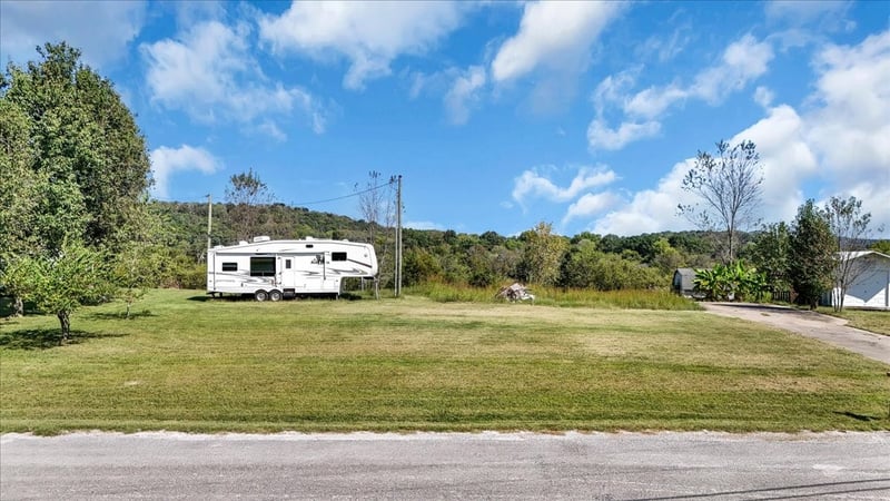 22 Mcginnis Ln, Brush Creek, TN 38547