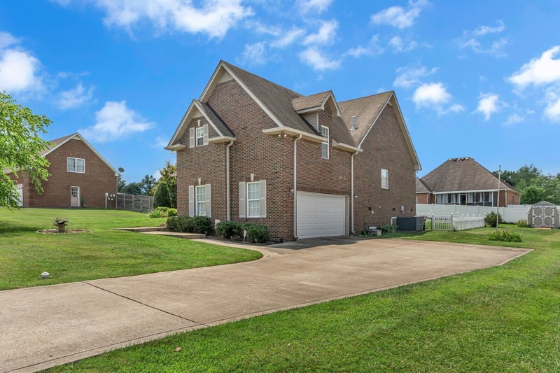 1008 Graceland Way, Greenbrier, TN 37073