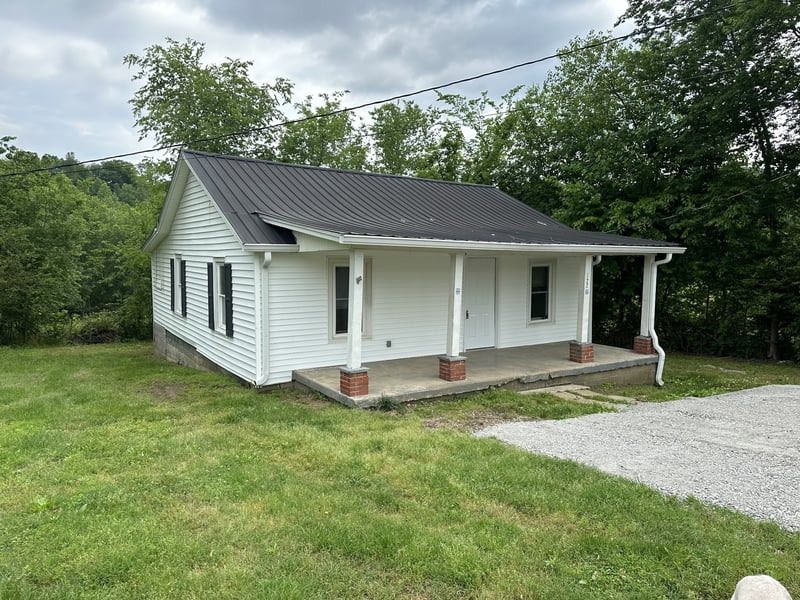 122 Kempville Hwy, Pleasant Shade, TN 37145