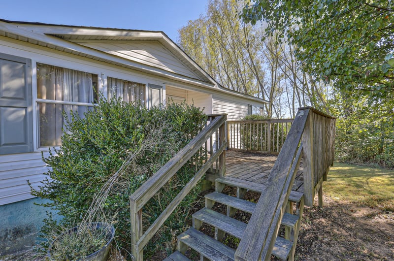 1064 Lauderdale Ln, Bethpage, TN 37022