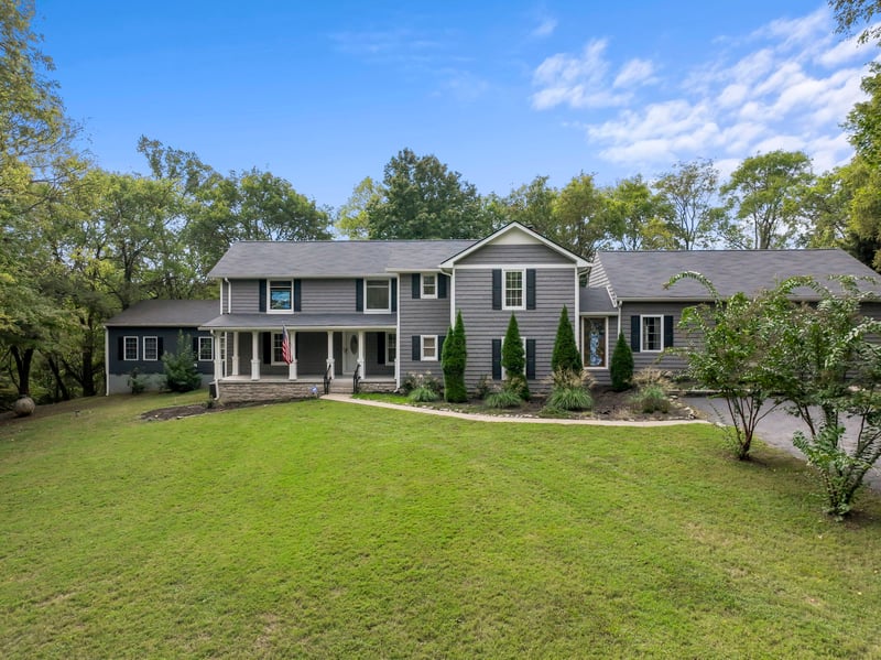 557 Forest Retreat Rd, Hendersonville, TN 37075
