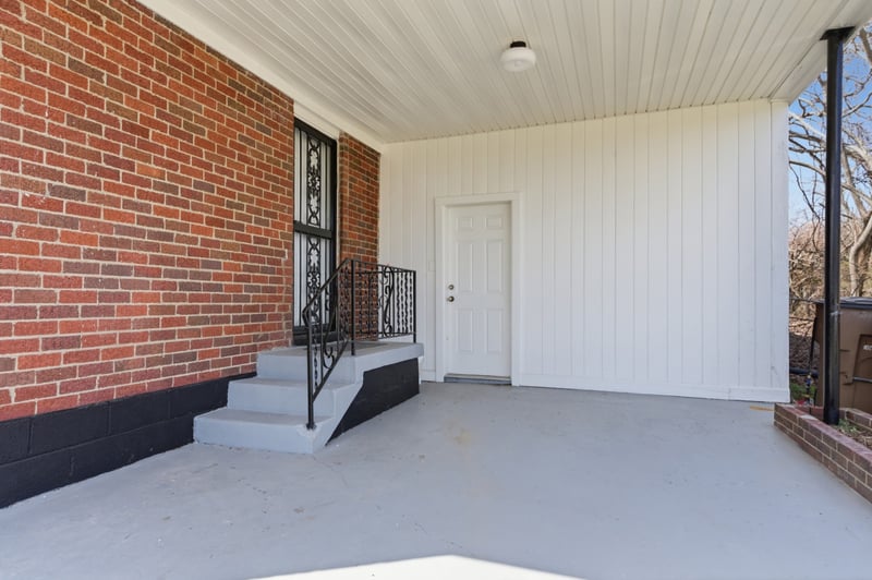 2228 Ravenwood Dr, Nashville, TN 37216